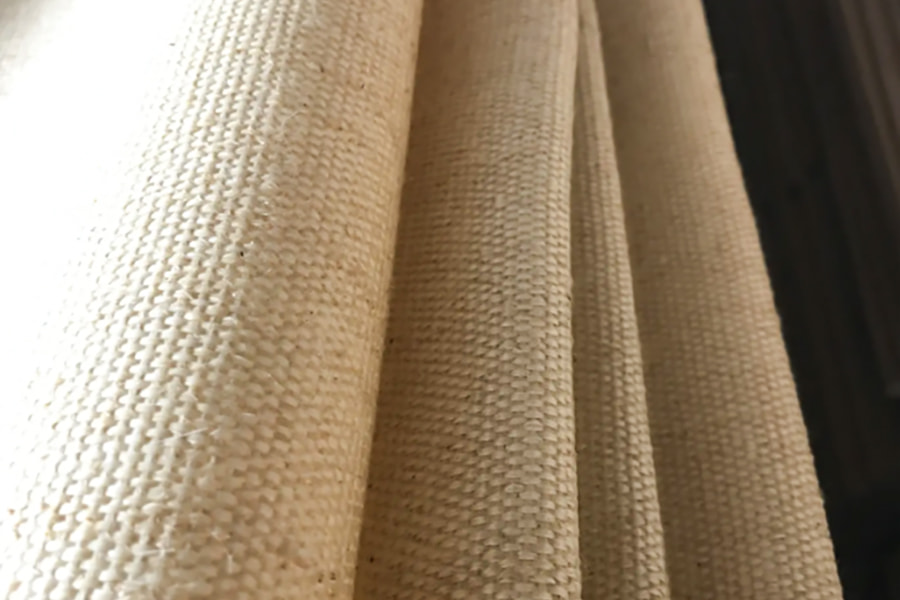 High temperature resistant fireproof protection vermiculite coated fiberglass fabric