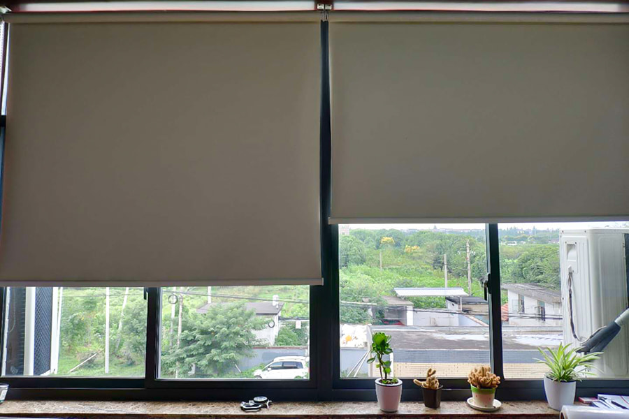 UV-resistant flexible PVC blackout fireproof curtain fabric - for home, office, public place